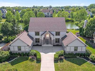8214 Winchcombe Drive Dublin, OH 43016