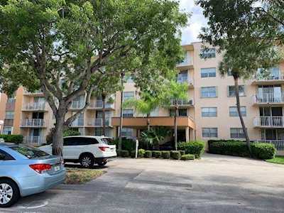 470 Executive Center Drive #4e West Palm Beach, FL 33401