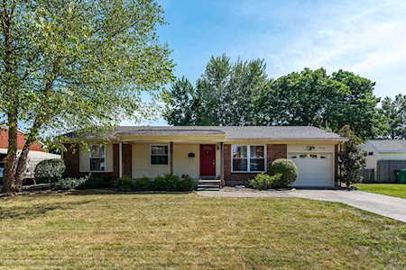 7902 Brynwood Ct Louisville, KY 40291