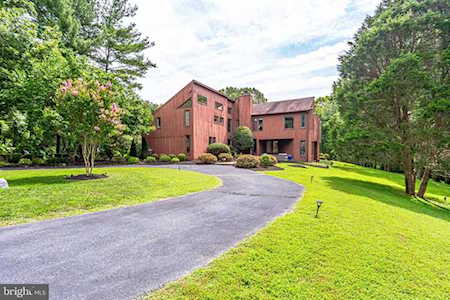 10901 Beckman Way Great Falls, VA 22066