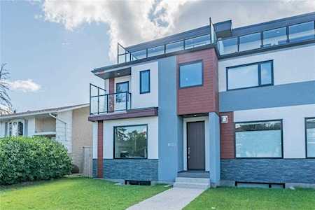 1604 46 Street NW Calgary, AB T3B 1A9