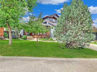 23 Bernard Place NW Calgary, AB T3K 2B8