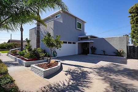 6041 Palo Alto Drive Huntington Beach, CA 92647