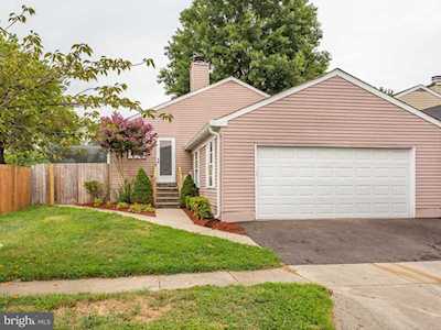 2418 Yarmouth Ln Crofton, MD 21114