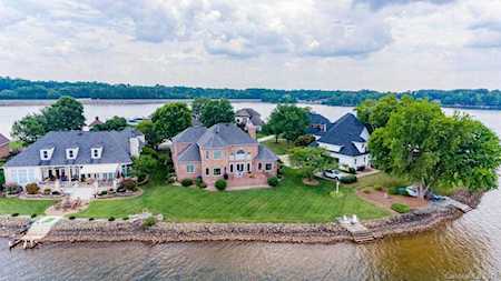 7107 Windaliere Dr Cornelius, NC 28031