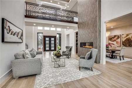 6826 Royal Crest Drive Dallas, TX 75230