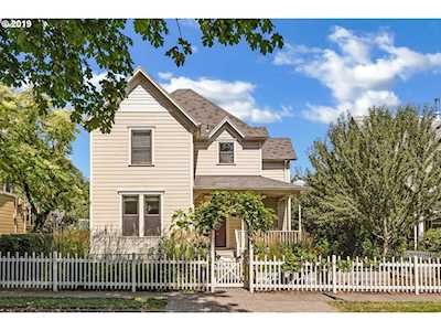 1850 6th Ave West Linn, OR 97068