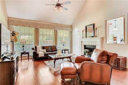 6204 Dedham Ln Austin, TX 78739