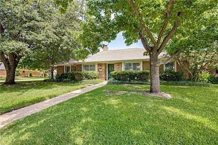 2401 Blackberry Drive Richardson, TX 75082