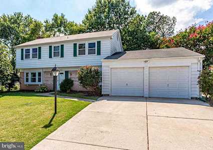 13123 Pavilion Ln Fairfax, VA 22033
