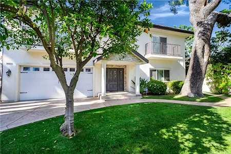 14221 Chandler Boulevard Sherman Oaks, CA 91401