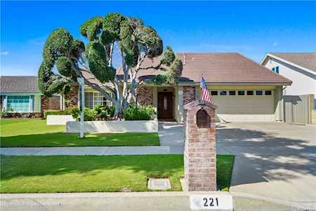 221 N Avenida Rio Bravo Anaheim Hills, CA 92808