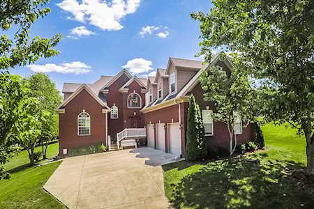 33 River Heights Blvd Taylorsville, KY 40071