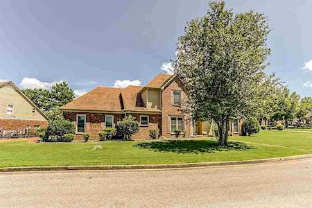 8838 Overlea Cv Memphis, TN 38016