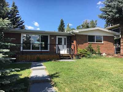 2708 Crawford Road NW Calgary, AB T2L 1E1