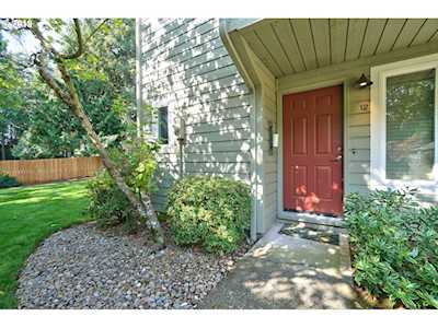 4880 SW Scholls Ferry Rd #12 Portland, OR 97225