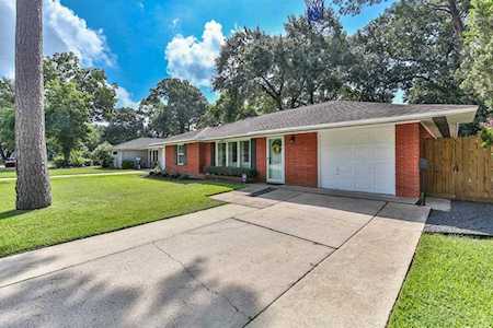 2107 Chippendale Rd Houston, TX 77018