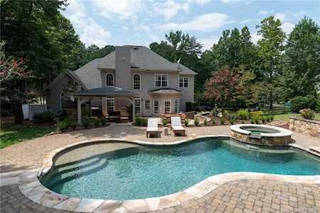 214 Bay Crossing Dr Mooresville, NC 28117