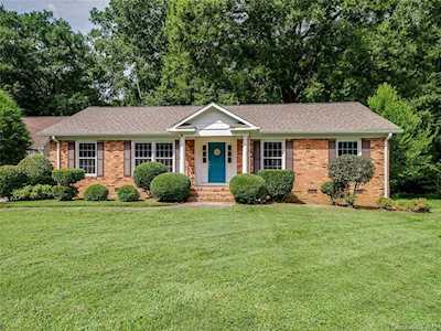 6746 Queensberry Dr Charlotte, NC 28226