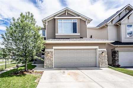22 Drake Landing Common Okotoks, AB T1S 2M3