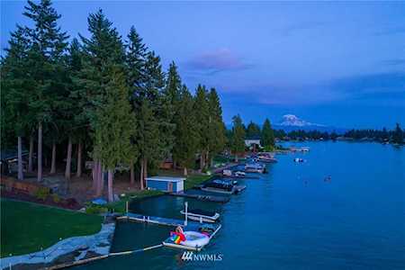 5425 S Island Dr E Bonney Lake, WA 98391