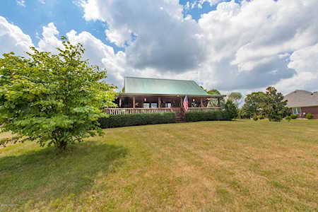 1312 Pin Oak Dr Taylorsville, KY 40071