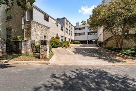 2520 Quarry Rd #205 Austin, TX 78703