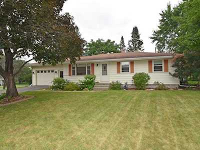 401 Meadow Court Woodbury, MN 55125