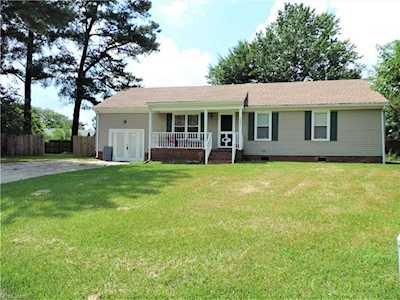 3544 N Bernies Ct Chesapeake, VA 23321