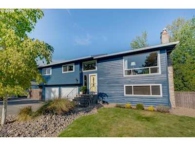 8540 SW Parkview Loop Beaverton, OR 97008