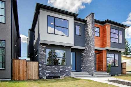 4611 72 Street NW Calgary, AB T3B 2L3