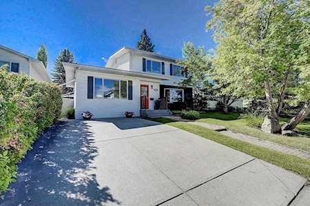 2956 Lathom Crescent SW Calgary, AB T3E 5W7