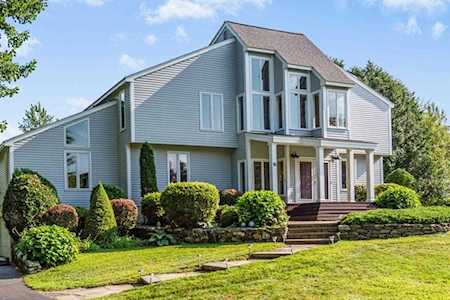 16 Catherine Cir Stow, MA 01775
