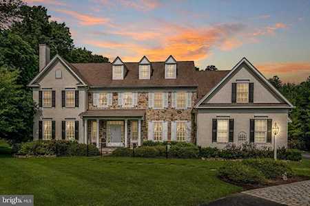 20 Lily Pond Ln Chester Springs, PA 19425