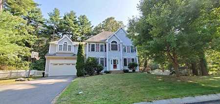 3 Casie Ln Westford, MA 01886