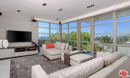 870 Haverford Avenue #202 Pacific Palisades, CA 90272