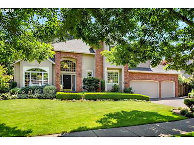 22590 Ponderay Dr West Linn, OR 97068