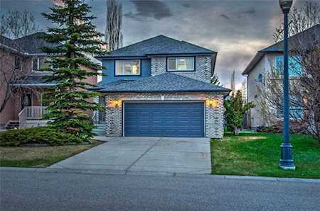 54 Strathridge Way SW Calgary, AB T3H 3S3