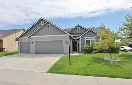727 W Bird Wing Dr Meridian, ID 83646