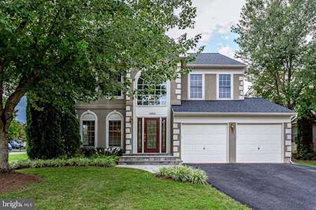 10851 Grovehampton Ct Reston, VA 20194