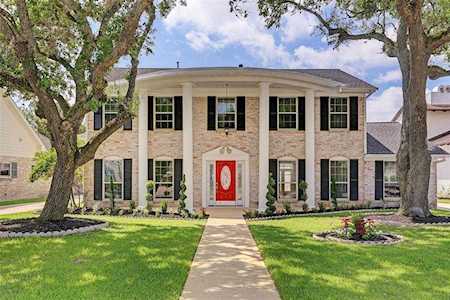 618 Chevy Chase Circle Sugar Land, TX 77478