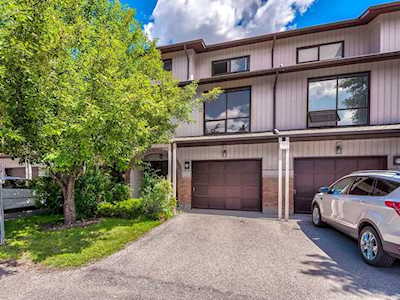 50 Canterbury Garden(s) SW Calgary, AB T2W 3S9