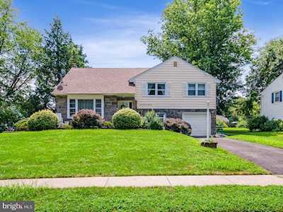 366 Boxwood Ln Cinnaminson, NJ 08077