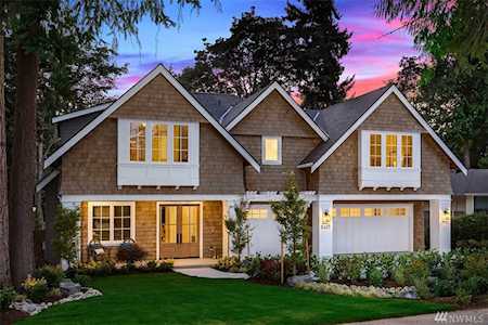 2427 109th Ave SE Bellevue, WA 98004