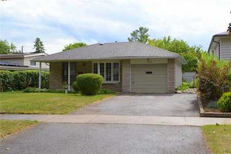 348 Erindale Dr Burlington, ON L7L 4T5