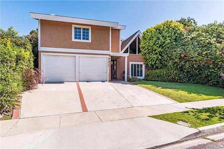 1725 Crestview Avenue Seal Beach, CA 90740