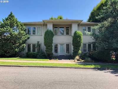 7118 SE 156th Ave Portland, OR 97236