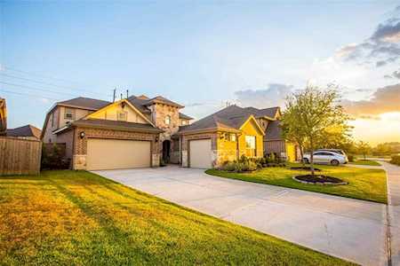 15019 Scarlet Finch Way Cypress, TX 77429