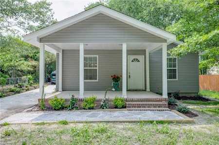 272 Carawan Ln Chesapeake, VA 23322