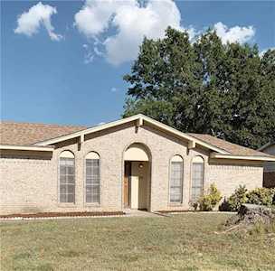 1107 Johnson Street Benbrook, TX 76126